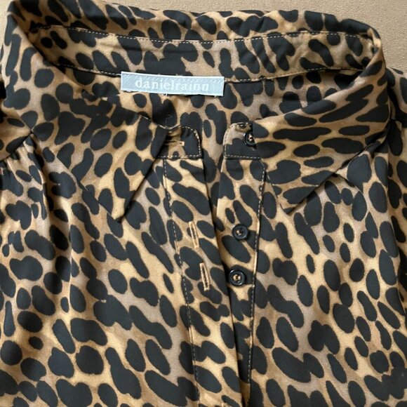 Daniel Rainn Leopard Print Blouse Size L Long Sleeve - Picture 7 of 9